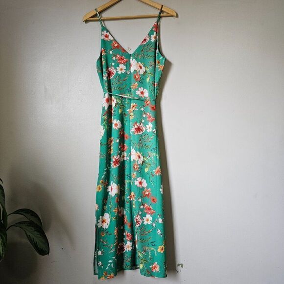 NWT ESSUE GREEN FLORAL V NECK SPAGHETTI STRAP MAXI DRESS SLIT SIDES SIZE L - Picture 2 of 15